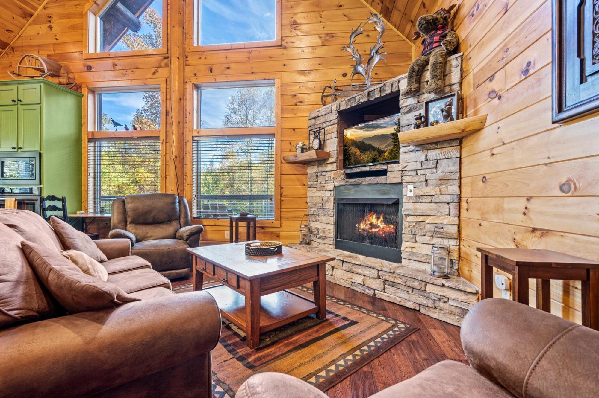 Relaxation Retreat - Pickleball Cabin - Wi-Fi, Fire Pit With Bar, Ev, Game Room, Hot Tub, Pool Access - Mins To Pf Sevierville Εξωτερικό φωτογραφία