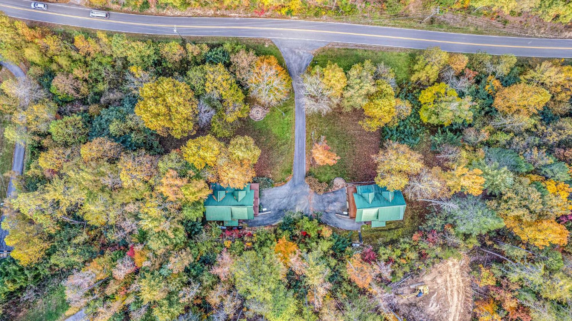 Relaxation Retreat - Pickleball Cabin - Wi-Fi, Fire Pit With Bar, Ev, Game Room, Hot Tub, Pool Access - Mins To Pf Sevierville Εξωτερικό φωτογραφία