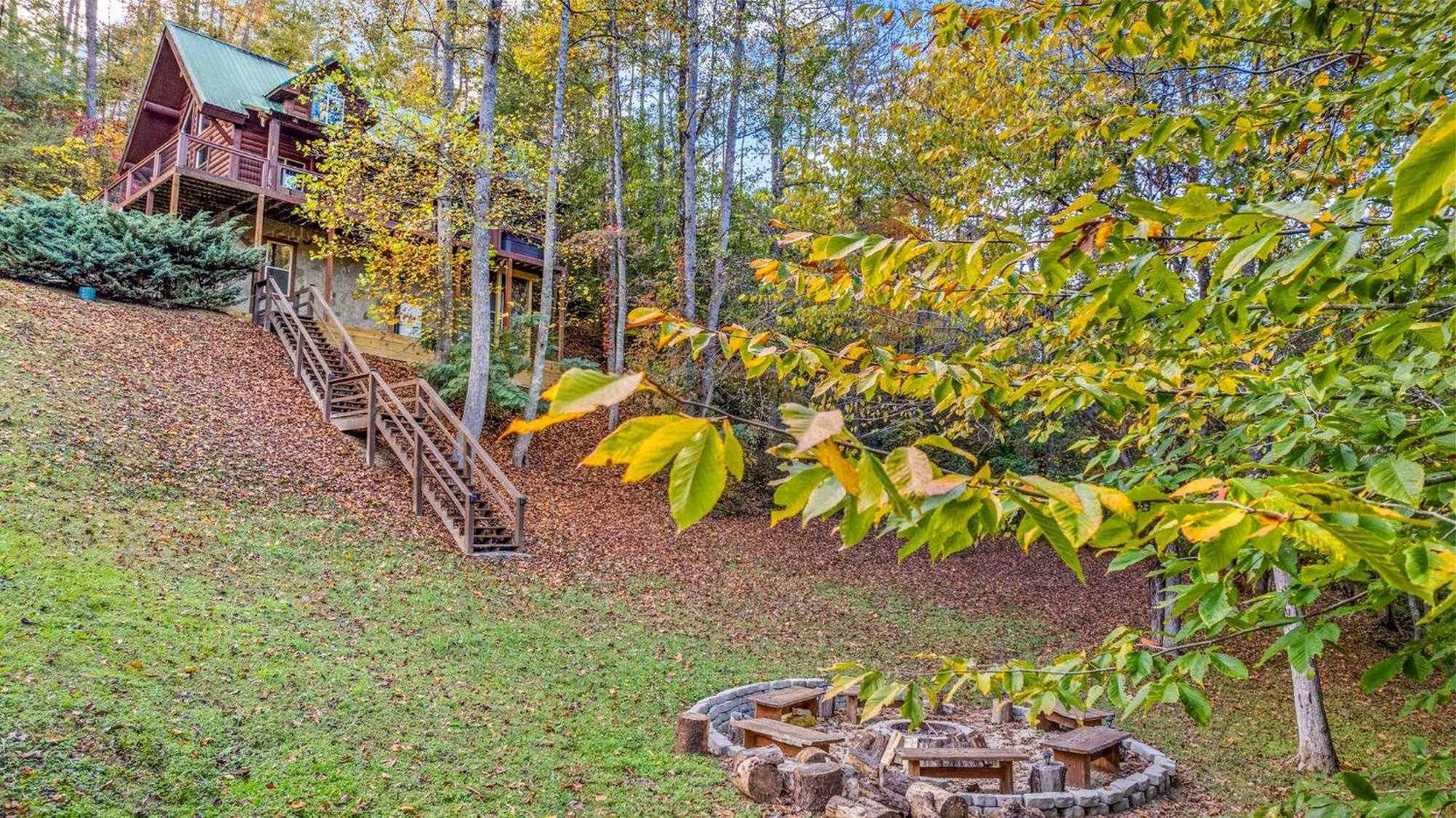 Relaxation Retreat - Pickleball Cabin - Wi-Fi, Fire Pit With Bar, Ev, Game Room, Hot Tub, Pool Access - Mins To Pf Sevierville Εξωτερικό φωτογραφία