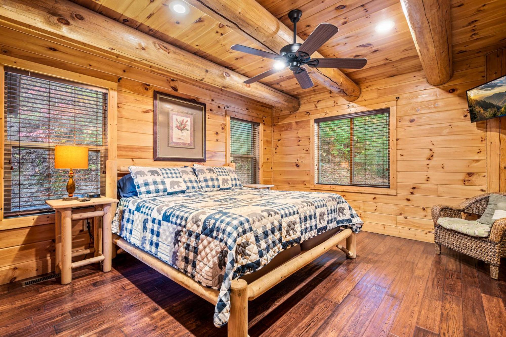 Relaxation Retreat - Pickleball Cabin - Wi-Fi, Fire Pit With Bar, Ev, Game Room, Hot Tub, Pool Access - Mins To Pf Sevierville Εξωτερικό φωτογραφία