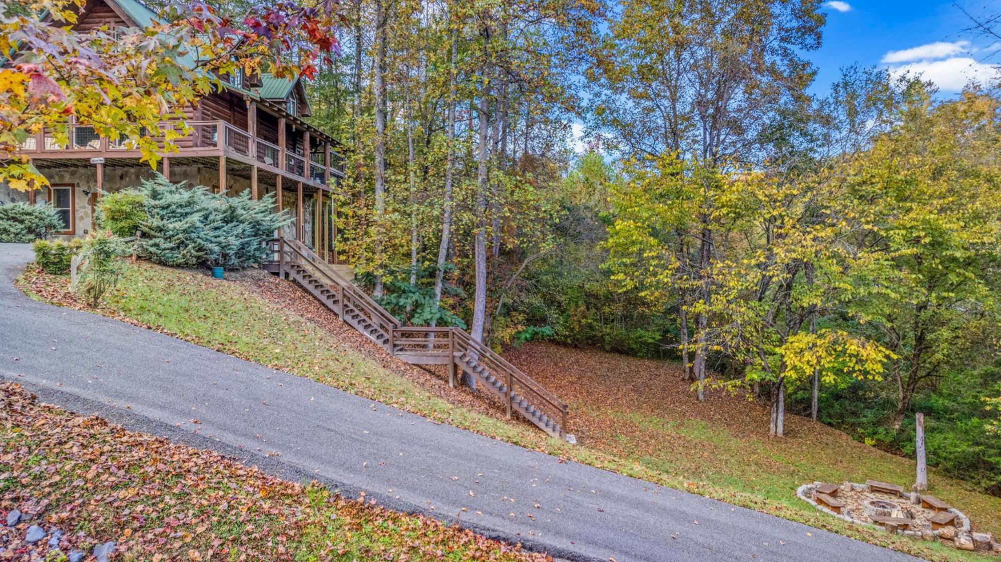 Relaxation Retreat - Pickleball Cabin - Wi-Fi, Fire Pit With Bar, Ev, Game Room, Hot Tub, Pool Access - Mins To Pf Sevierville Εξωτερικό φωτογραφία