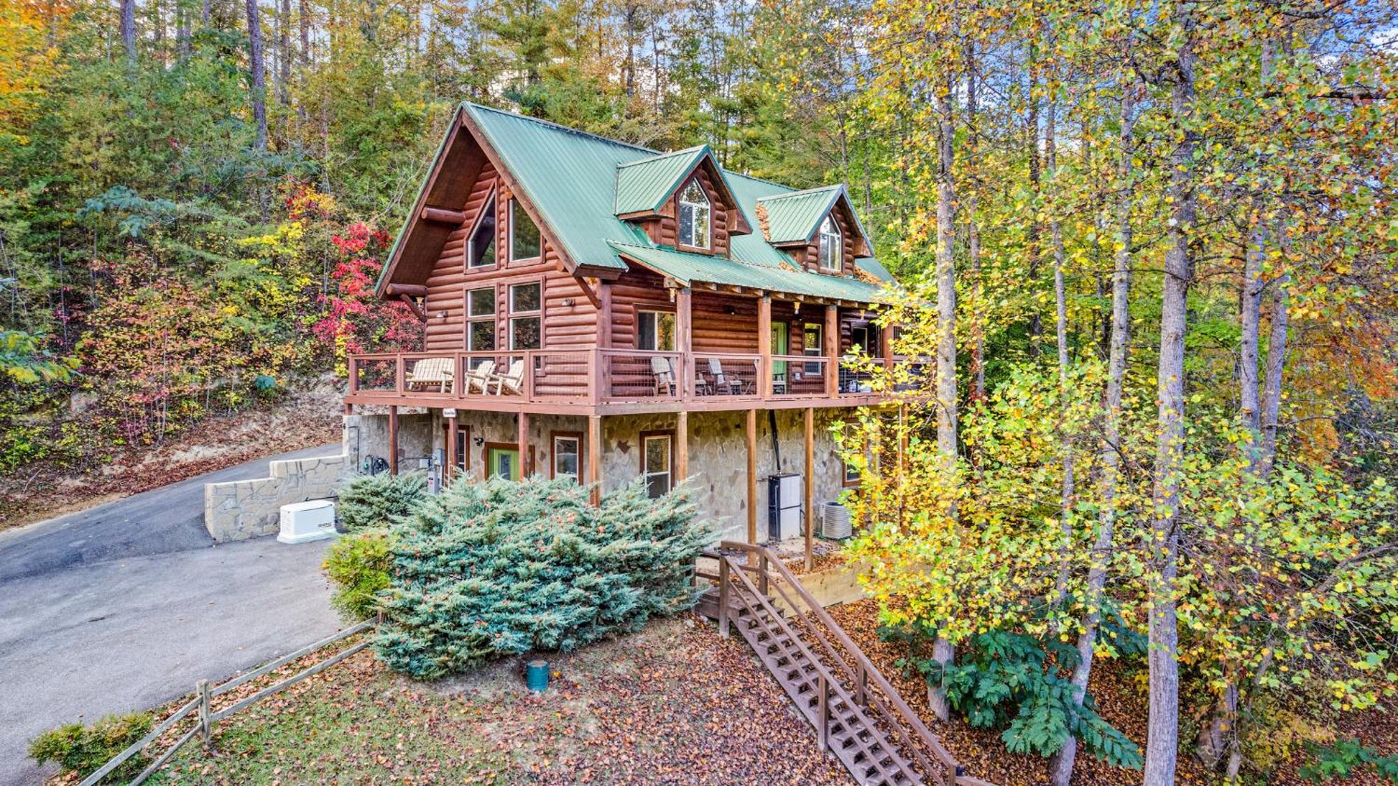 Relaxation Retreat - Pickleball Cabin - Wi-Fi, Fire Pit With Bar, Ev, Game Room, Hot Tub, Pool Access - Mins To Pf Sevierville Εξωτερικό φωτογραφία