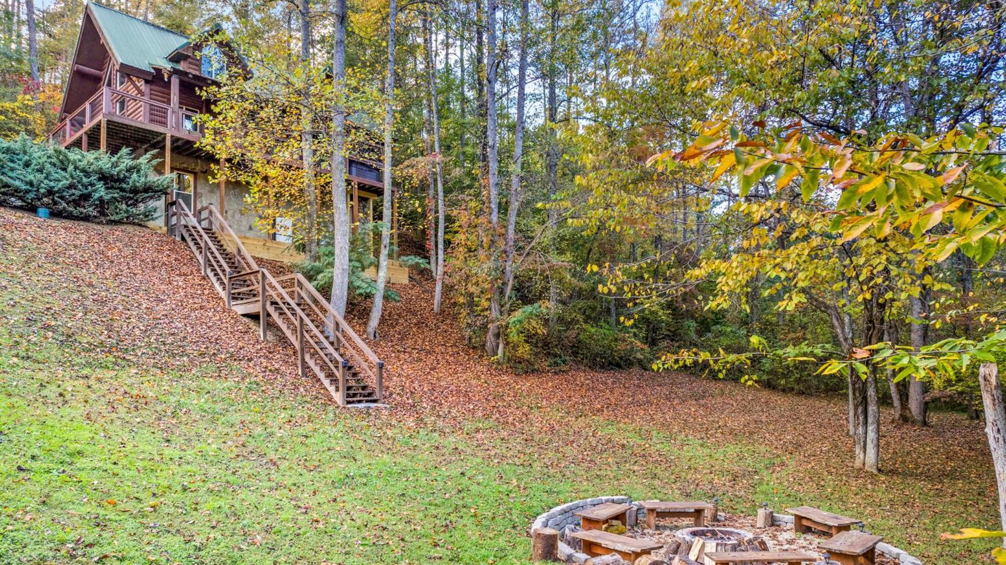 Relaxation Retreat - Pickleball Cabin - Wi-Fi, Fire Pit With Bar, Ev, Game Room, Hot Tub, Pool Access - Mins To Pf Sevierville Εξωτερικό φωτογραφία