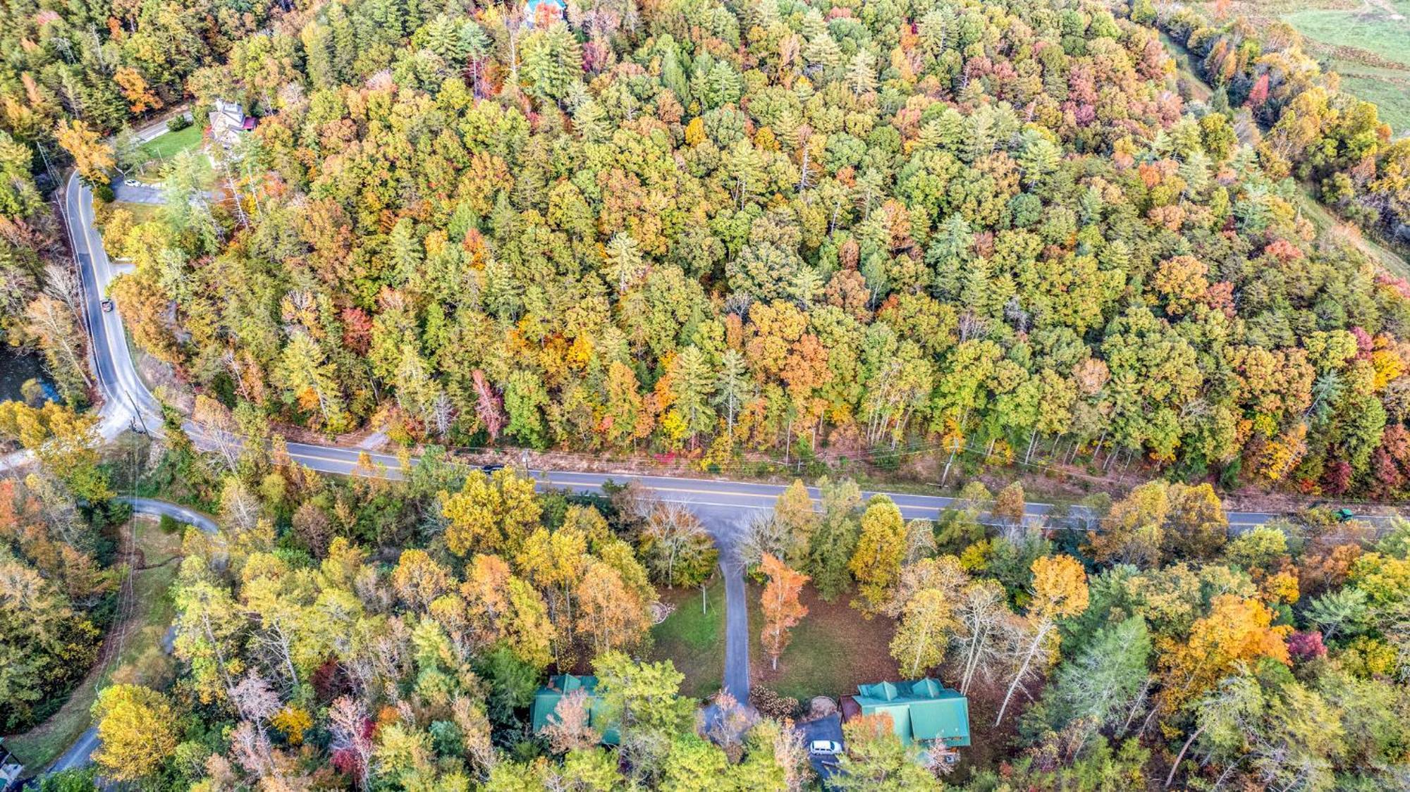 Relaxation Retreat - Pickleball Cabin - Wi-Fi, Fire Pit With Bar, Ev, Game Room, Hot Tub, Pool Access - Mins To Pf Sevierville Εξωτερικό φωτογραφία