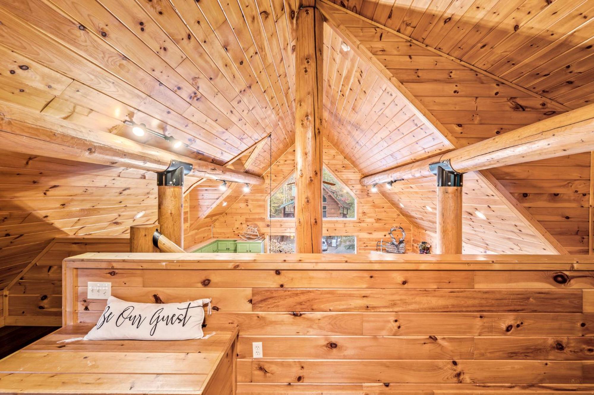 Relaxation Retreat - Pickleball Cabin - Wi-Fi, Fire Pit With Bar, Ev, Game Room, Hot Tub, Pool Access - Mins To Pf Sevierville Εξωτερικό φωτογραφία